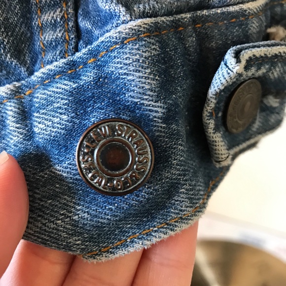 ❤️SOLD❤️Vintage Levi's Denim Jacket - Picture 5 of 8